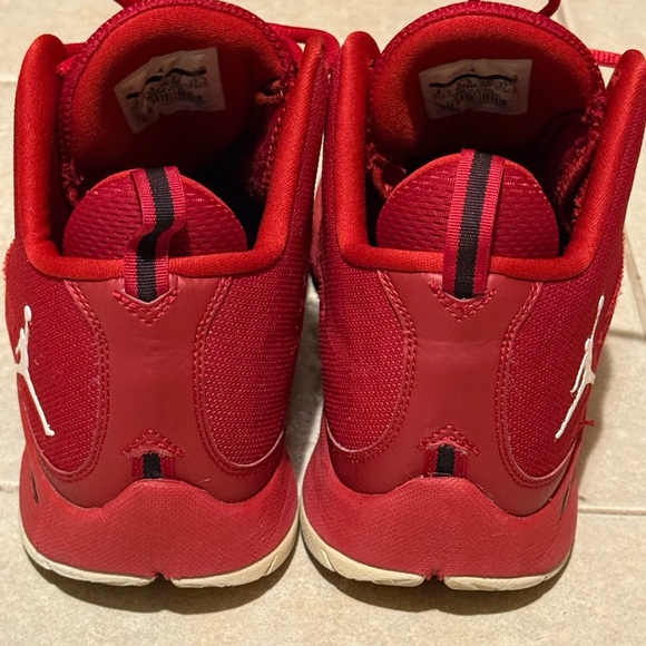VTG Jordan Flight Plate
Mens Sz 9.5 Red Basketball
Athletic Sports Tennis
Shoes - Picture 5 of 13